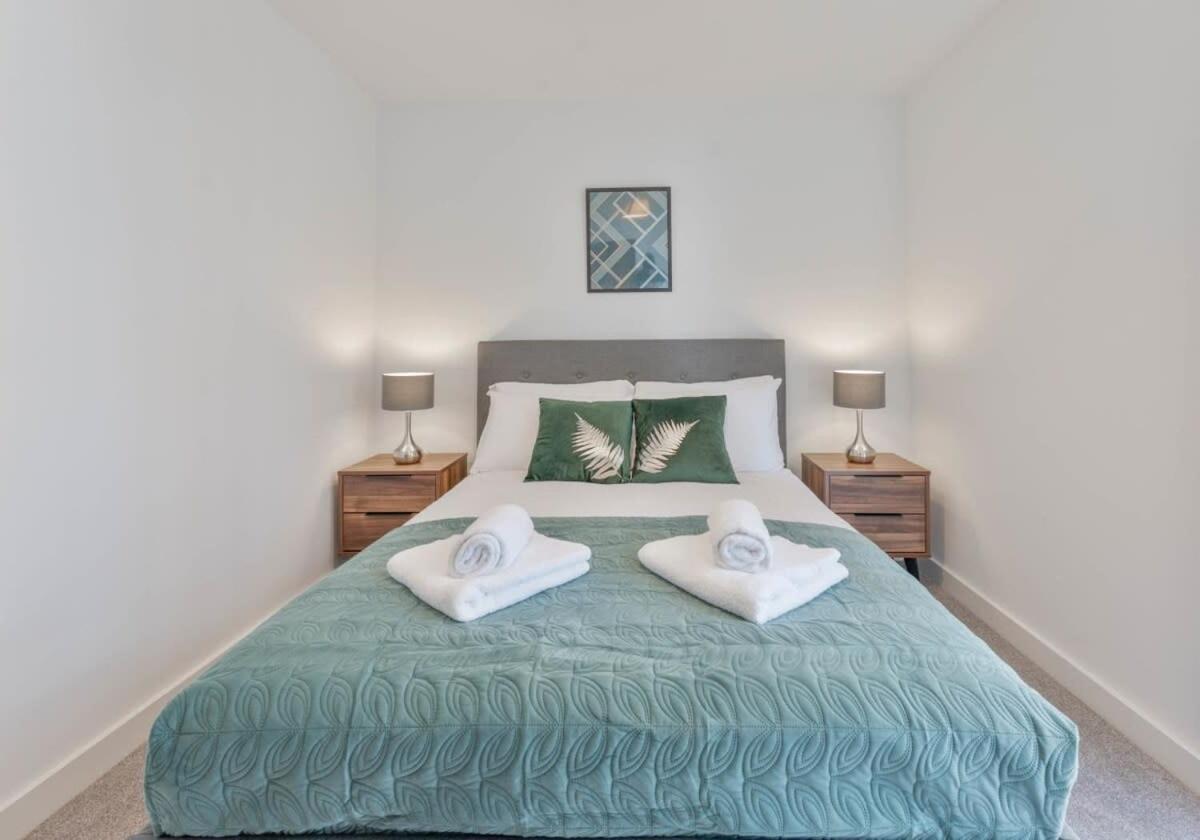 Stunning 2 Bed In Appartement *